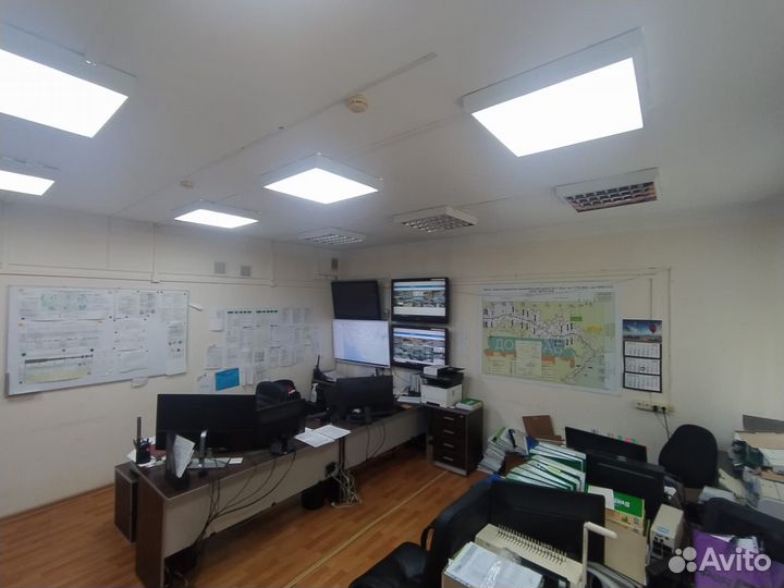 Диспетчер и инженер цуп (центр управления произво)