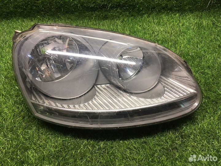 Фара правая Volkswagen Golf 5 2003-2009