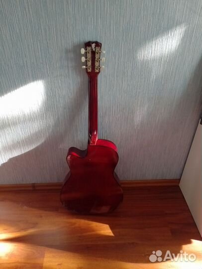 Акустическая гитара