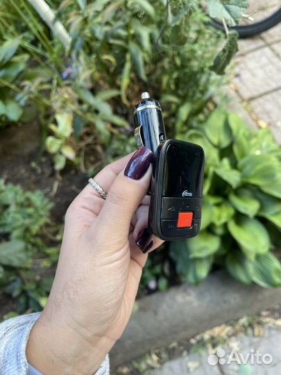 Автомобильный FM-модулятор ritmix FMT-A745