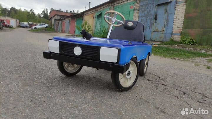 Педальная машина металическая