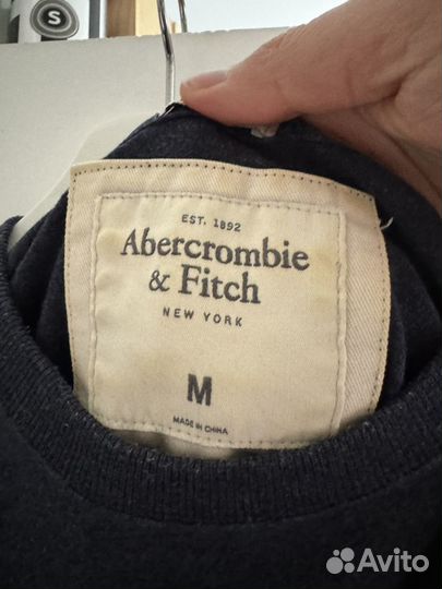 Футболки Abercrombie & Fitch