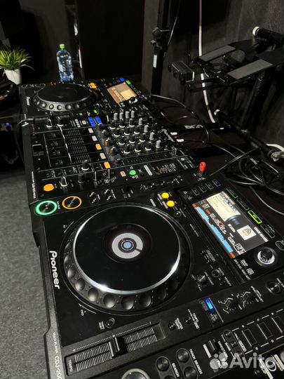 Pioneer CDJ 2000 и микшер Pioneer DJM 900 nexus