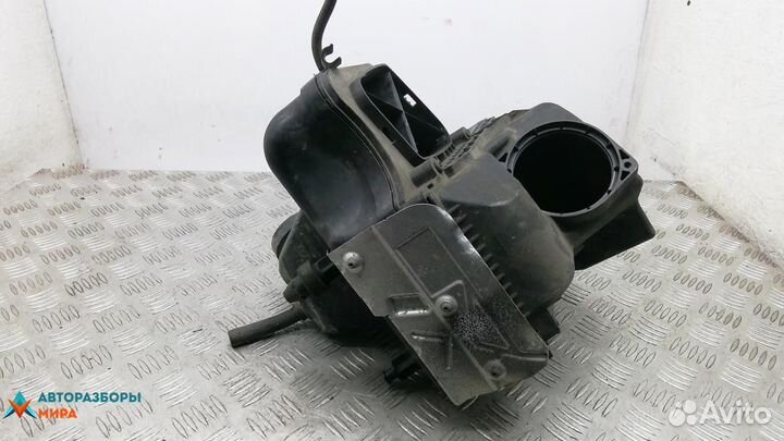 Корпус воздушного фильтра Audi A4 B8/8K 2010