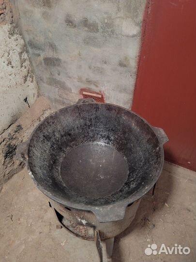 Казан чугунный с печкой
