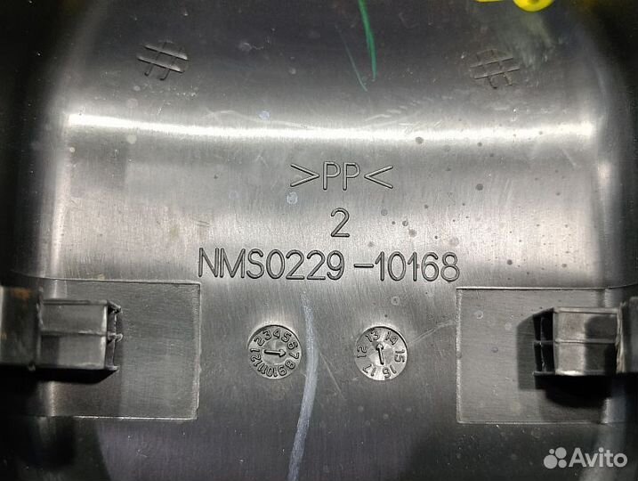 Заглушка крепления сиденья задняя левая Mitsubishi Pajero Sport