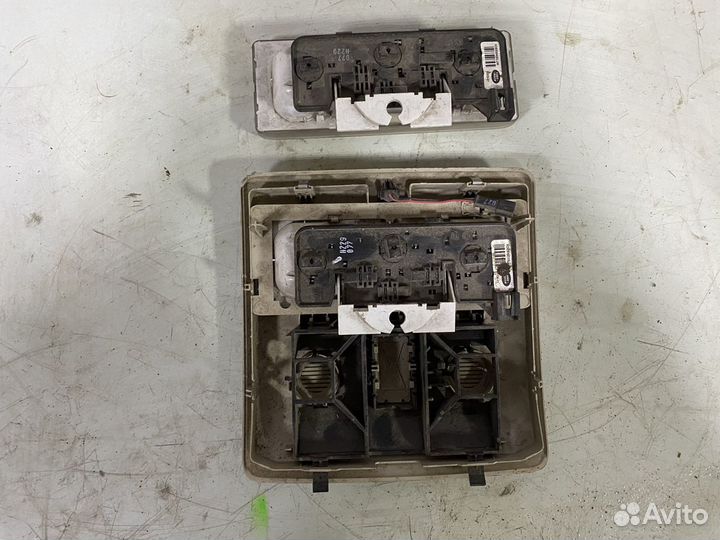 Плафон салонный Land Rover