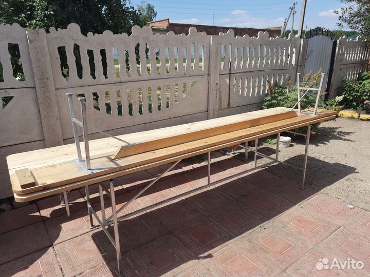 Стол со скамейками