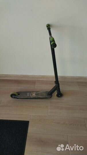 Трюковой самокат tech team duker 202