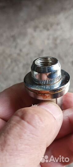 Колесные гайки