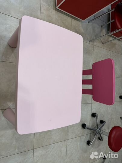 Стол и стульчик IKEA