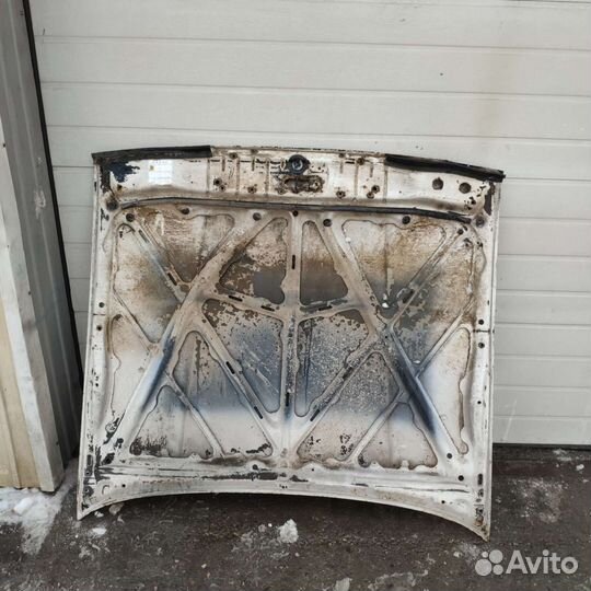 Toyota cresta 70 капот