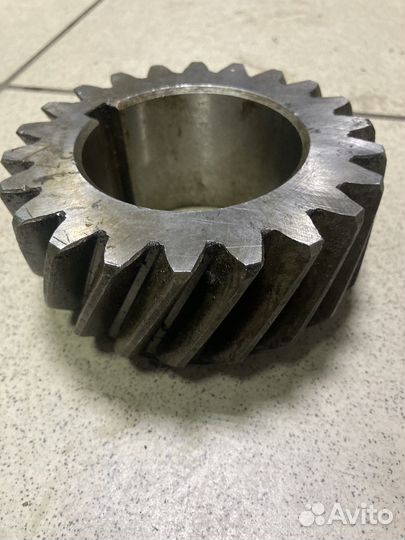 Шестерня 2-й передачи вала промежуточного 22 зуба