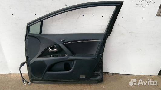 Дверь передняя правая toyota avensis T27 (87Y03E20