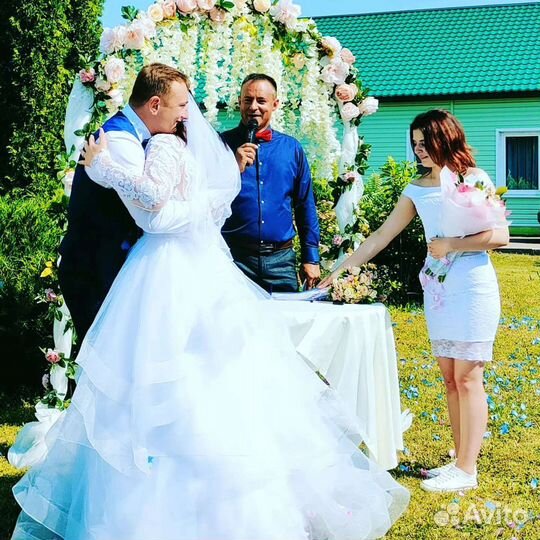 Ведущий DJ Живая музыка