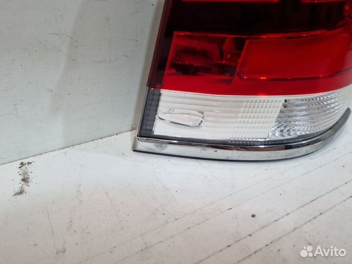 Фонарь задний левый Toyota Land Cruiser 200
