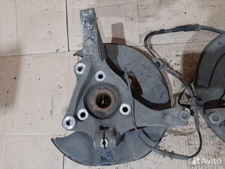 Поворотный кулак в сборе правый Opel Insignia