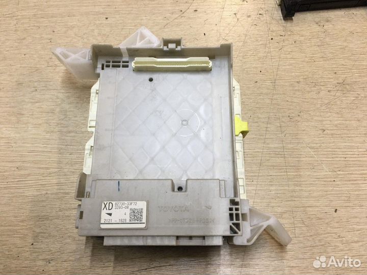 Салонный блок предохранителей Toyota Camry 50