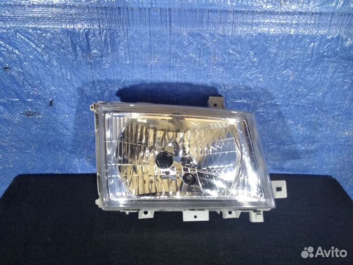 Фара правая Mitsubishi Fuso
