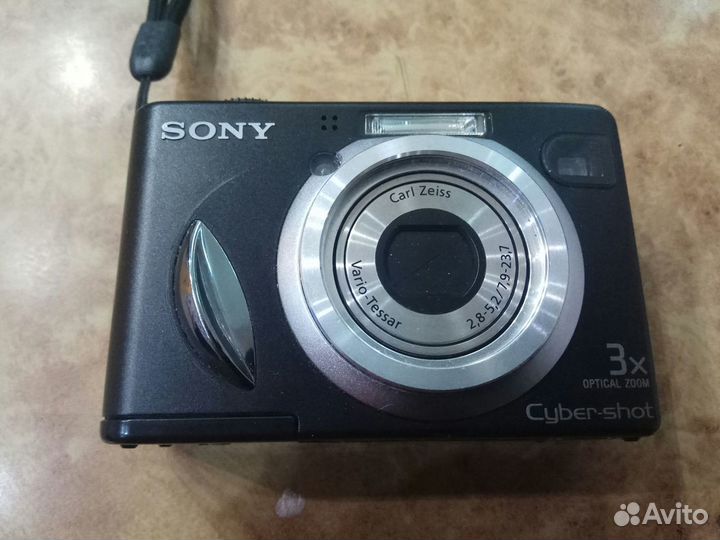Цифровой фотоаппарат Sony Cyber-shot DSC-W15