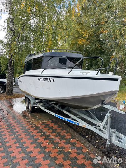 Катер Волжанка 67 Voyager 700 cabin