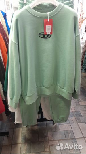 Спортивный костюм женский