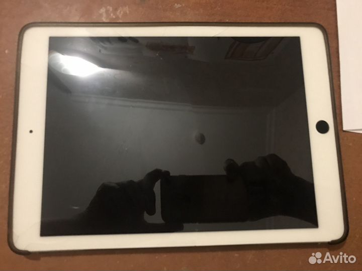 Apple iPad pro 9.7 inch celluar (sim)