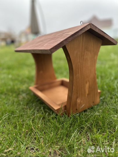 Кормушка для птиц и белок