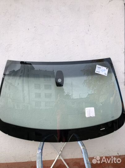 BMW X6 E71 2008 - лобовое стекло