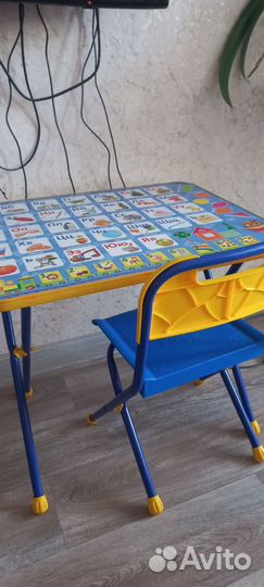 Детский стол и стульчик