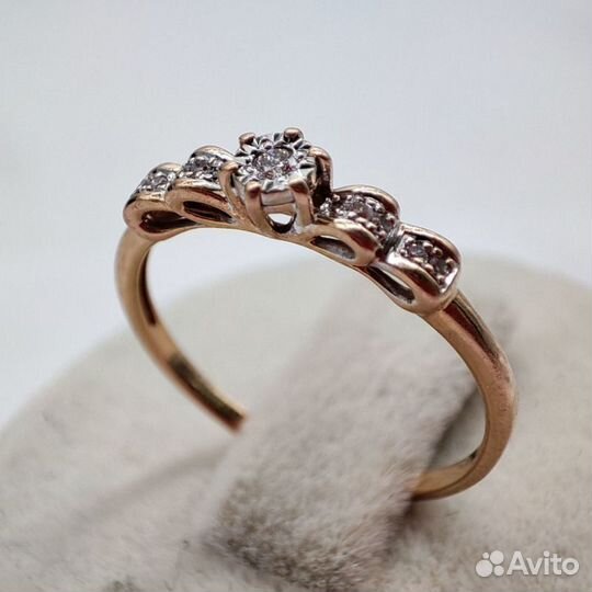 Кольцо с камнем