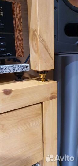 Стойка для аудио аппаратуры