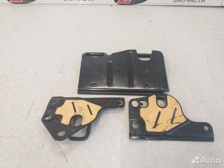 Кронштейн сидений задний Ford Eco Sport 1.6