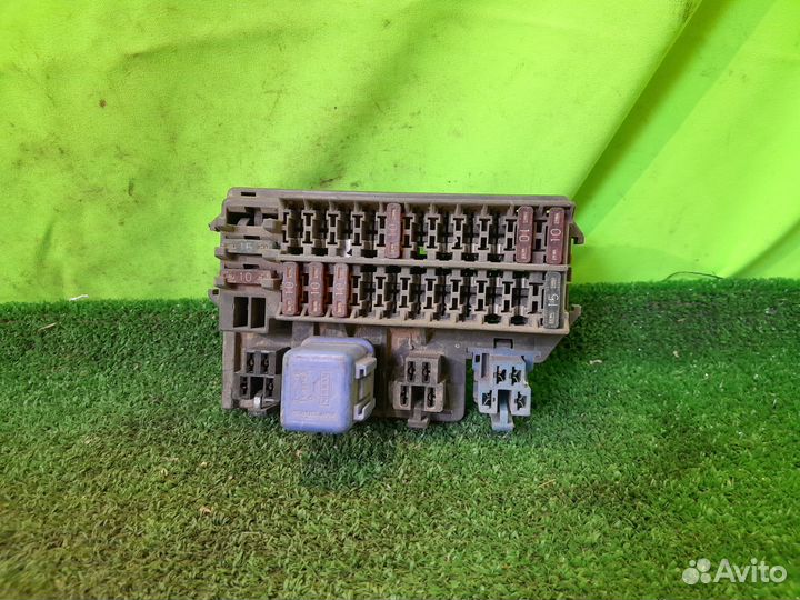 Блок предохранителей Nissan Primera p12