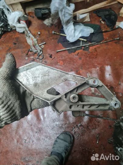 Honda cbr 600 кронштейн водительский левый