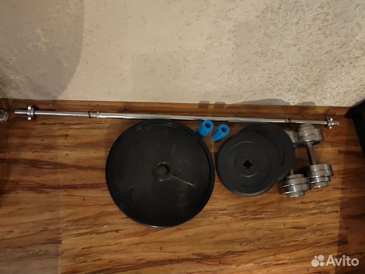 Скамья для жима + гриф, набор гантелей и блинов