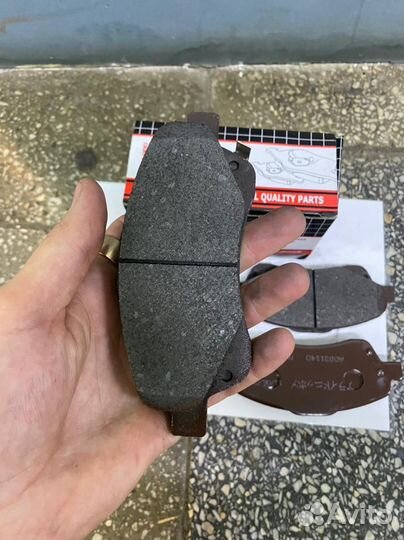 Колодки тормозные передние Toyota Avensis T250