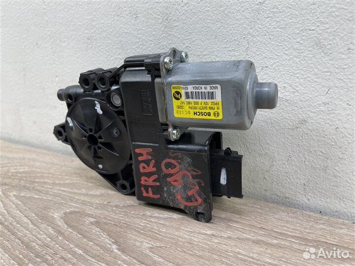 Моторчик стеклоподъемника передний правый Genesis