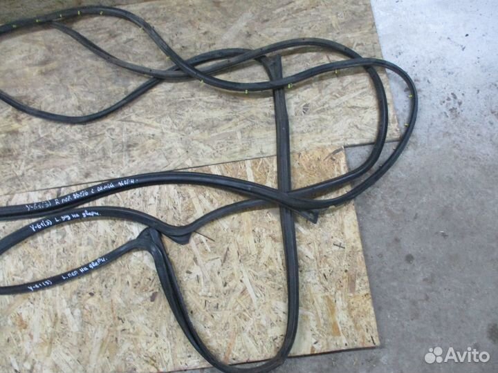 Уплотнительные резинки дверей Ниссан Патрол Y 61