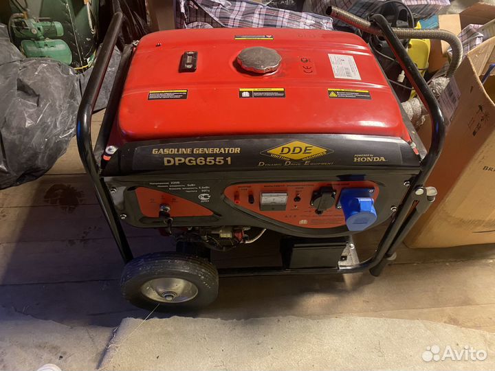 Продам бензиновую электростанцию