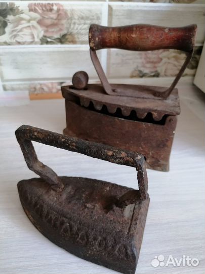 Утюги чугунный и угольный старинные