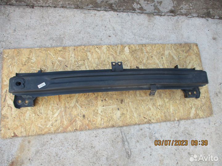 Усилитель переднего бампера Фольксваген Тигуан 1