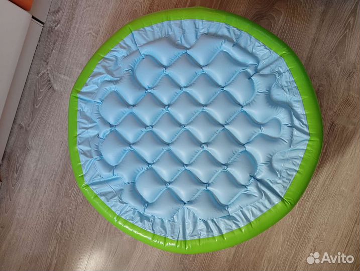 Надувной бассейн