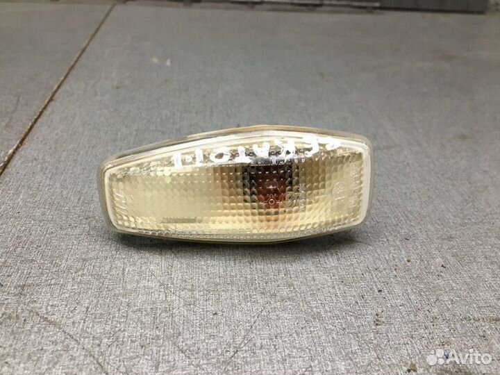 Повторитель поворота Kia Cerato 1 хетчбэк 1.6 G4ED