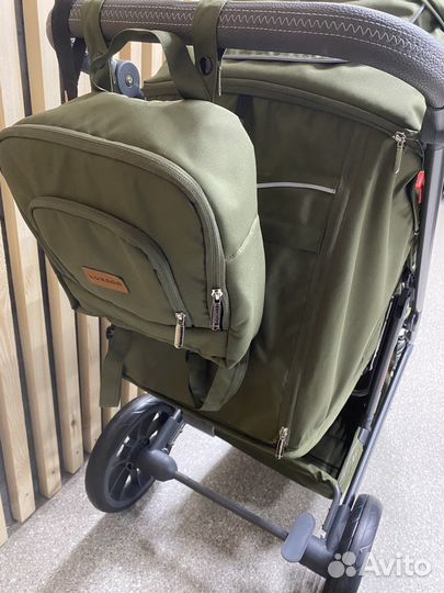 Прогулочная коляска Luxmom