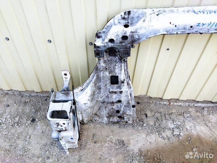 Балка поперечная передняя Land Rover Range Rover