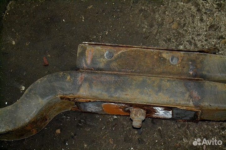 Полурессора ведущего моста, левая renault trucks M