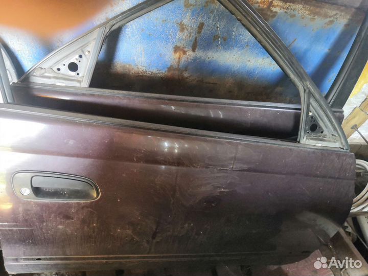 Toyota caldina 190 дверь