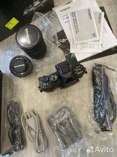 Olympus OM-D E-M10 Mark II Kit новый