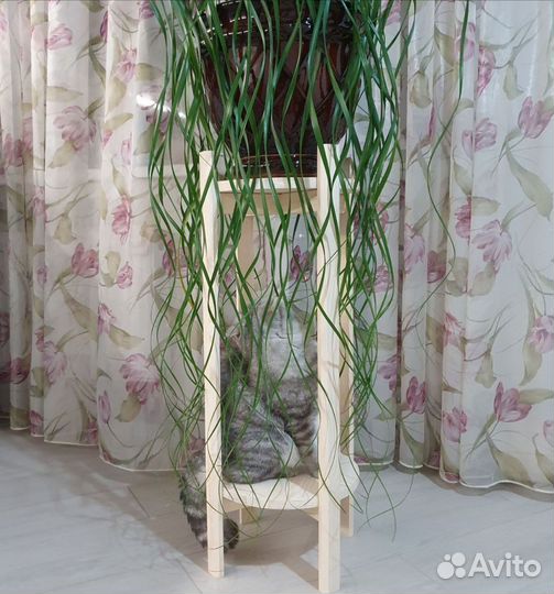 Стойка для цветов напольная